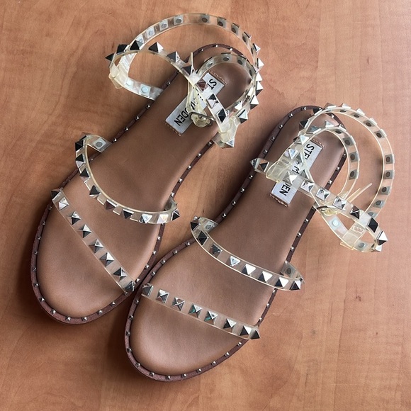 Steve Madden || "Lucite" Travel Strappy Studded Flat Sandals - Picture 3 of 6